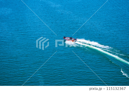【びわ湖風景】琵琶湖大橋からのマリンブルーの眺め 【びわ湖風景】琵琶湖大橋からのマリンブルーの眺め 115132367