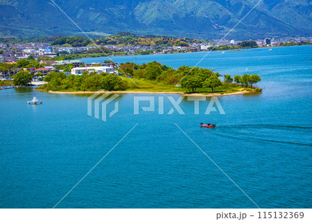 【びわ湖風景】琵琶湖大橋からのマリンブルーの眺め 115132369
