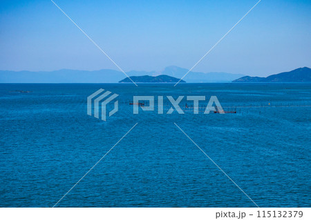 【びわ湖風景】琵琶湖大橋からのマリンブルーの眺め 115132379