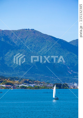 【びわ湖風景】琵琶湖大橋からのマリンブルーの眺め 115132385