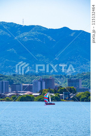 【びわ湖風景】琵琶湖大橋からのマリンブルーの眺め 115132464