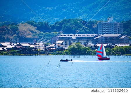 【びわ湖風景】琵琶湖大橋からのマリンブルーの眺め 115132469