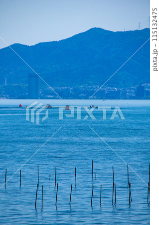 【びわ湖風景】琵琶湖大橋からのマリンブルーの眺め 【びわ湖風景】琵琶湖大橋からのマリンブルーの眺め 115132475