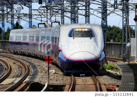 ベテランの走り…E2系新幹線 東北新幹線・那須塩原駅 ベテランの走り…E2系新幹線 東北新幹線・那須塩原駅 115132641