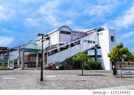 JR瀬戸大橋線　妹尾駅南口の初夏の風景1　岡山県岡山市南区 115134491