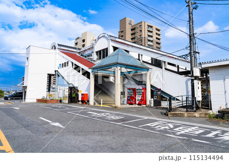 JR瀬戸大橋線　妹尾駅北口の初夏の風景1　岡山県岡山市南区 115134494