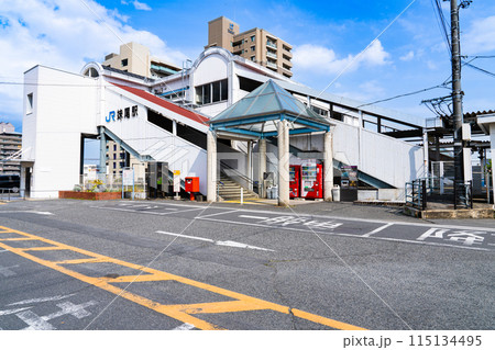 JR瀬戸大橋線　妹尾駅北口の初夏の風景2　岡山県岡山市南区 115134495