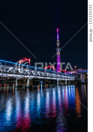 東京浅草すみだリバーウォークの夜景 東京浅草すみだリバーウォークの夜景 115135331
