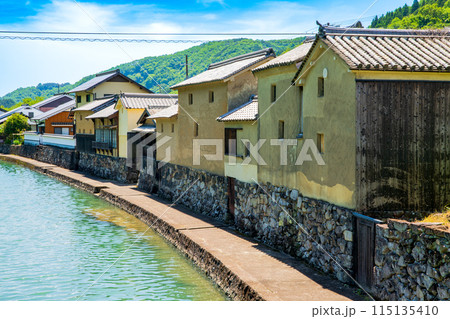 兵庫県　佐用町平福の町並み 115135410