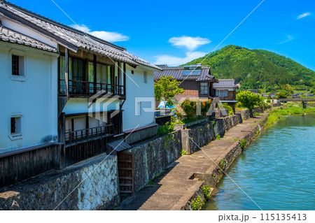兵庫県　佐用町平福の町並み 115135413