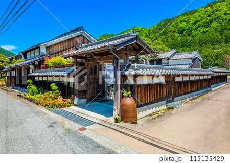 兵庫県　佐用町平福の町並み 115135429