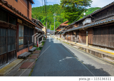 鳥取県　智頭の町並み 115136311