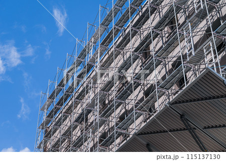 解体工事に伴う足場の架け払い 115137130