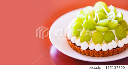 シャインマスカット ホールケーキ 【 秋 の 味覚 の イメージ 】 シャインマスカット ホールケーキ 【 秋 の 味覚 の イメージ 】 115137890