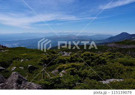 八ヶ岳連峰の中山展望台から見る蓼科山と北アルプスの風景 八ヶ岳連峰の中山展望台から見る蓼科山と北アルプスの風景 115139079