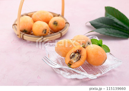 初夏の味覚　びわ （香川県産） 115139660