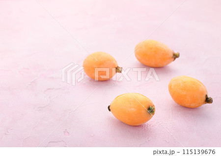 初夏の味覚　びわ （香川県産） 115139676