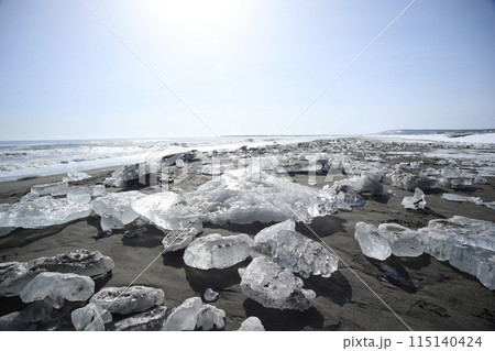 北海道の大津海岸に流れ着いた美しいジュエリーアイス【2月】 115140424