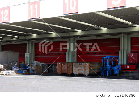 物流センター トラックヤード 115140880