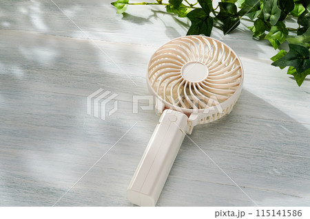 ポータブル扇風機 115141586