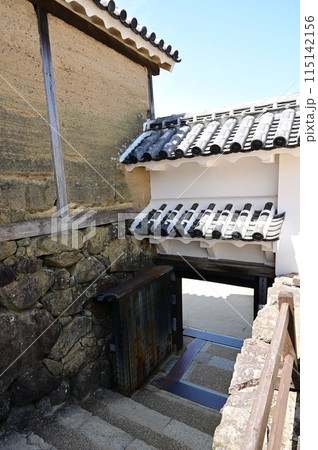 ほノ門と油壁（世界遺産姫路城） 115142156