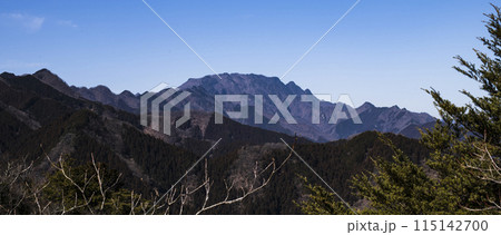 四阿屋山からの両神山 四阿屋山からの両神山 115142700