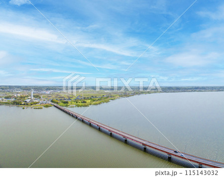春の霞ヶ浦と霞ヶ浦大橋(茨城県) 春の霞ヶ浦と霞ヶ浦大橋(茨城県) 115143032