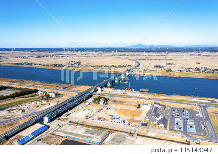 圏央道の4車線化工事と道の駅発酵の里こうざき（千葉県神崎町） ※遠方に筑波山 115143047