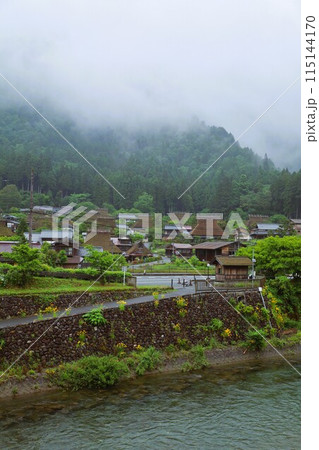 美山グランピング かやグラで過ごす京都の美山の里、日本の原風景を探す旅、幽玄な霧に包まれて、茅葺屋根 美山グランピング かやグラで過ごす京都の美山の里、日本の原風景を探す旅、幽玄な霧に包まれて、茅葺屋根 115144170