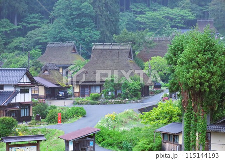 美山グランピング かやグラで過ごす京都の美山の里、日本の原風景を探す旅、幽玄な霧に包まれて、茅葺屋根 美山グランピング かやグラで過ごす京都の美山の里、日本の原風景を探す旅、幽玄な霧に包まれて、茅葺屋根 115144193