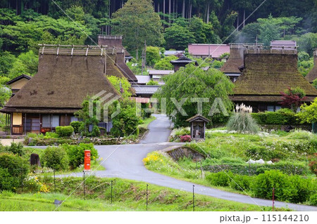美山グランピング かやグラで過ごす京都の美山の里、日本の原風景を探す旅、幽玄な霧に包まれて、茅葺屋根 美山グランピング かやグラで過ごす京都の美山の里、日本の原風景を探す旅、幽玄な霧に包まれて、茅葺屋根 115144210