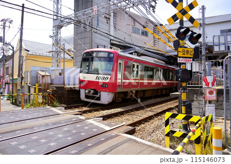 花月総持寺駅に停車中の京急1000形電車／京浜急行電鉄 115146073