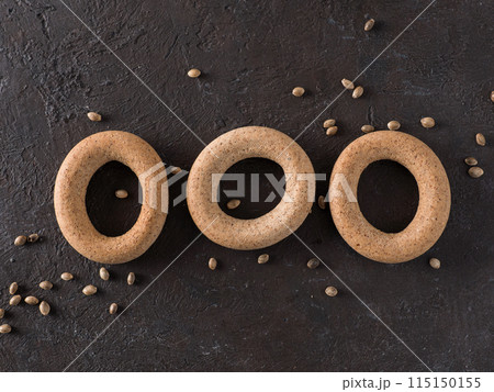 Ring-shaped cracknel with whole grain hemp flour Ring-shaped cracknel with whole grain hemp flour 115150155