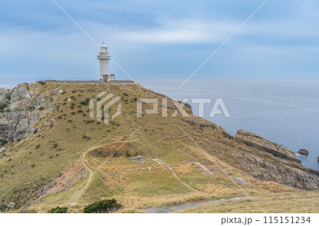 長崎県の五島市にある大瀬埼灯台の風景 115151234