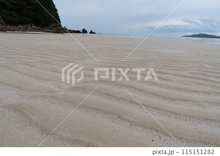 長崎県の五島列島にある美しいビーチ「高浜海水浴場」の風景 115151282