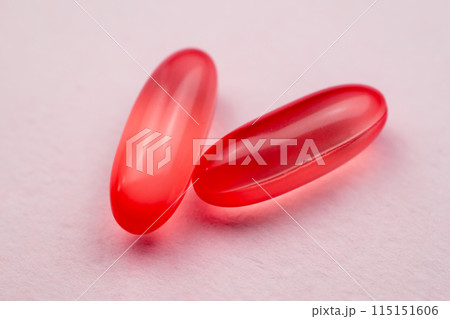 Red pills, colorful tablets, medicines, drugs, health care concept 115151606