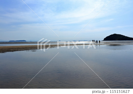 【香川県】父母ヶ浜(瀬戸内の天空の鏡)夕日の絶景で知られる観光名所 115151627
