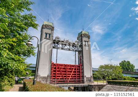 京都伏見の名所　三栖閘門　京都市伏見区 115152561
