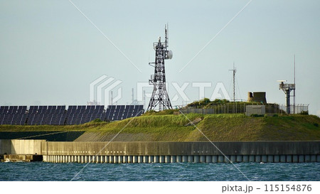 東京湾に浮かぶ人工島である第二海堡の望遠写真 115154876