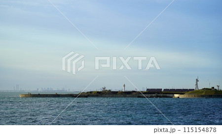 東京湾に浮かぶ人工島である第二海堡 東京湾に浮かぶ人工島である第二海堡 115154878