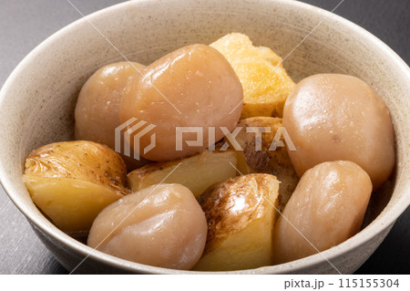新じゃがいもと玉こんにゃくの旨辛煮 新じゃがいもと玉こんにゃくの旨辛煮 115155304