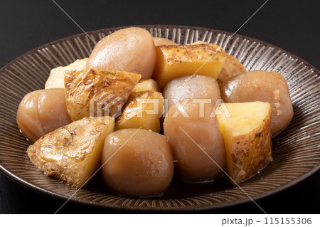 新じゃがいもと玉こんにゃくの旨辛煮 115155306