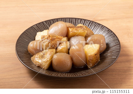新じゃがいもと玉こんにゃくの旨辛煮 新じゃがいもと玉こんにゃくの旨辛煮 115155311