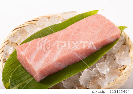 ［宮城県　塩釜産］天然本まぐろ　大トロ（黒マグロ）（北海道　青森県沖太平洋） 115155494