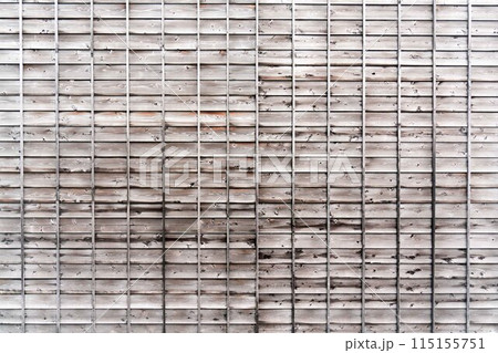 背景素材:日本の民家の木壁 115155751