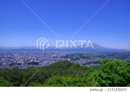 盛岡の風景 盛岡の岩山展望台から岩手山と盛岡市街地 盛岡の風景 盛岡の岩山展望台から岩手山と盛岡市街地 115156833