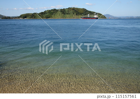 来島海峡馬島より小島を望む 115157561