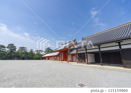 京都御所　広大な敷地と宜陽殿と日華門　 115159960