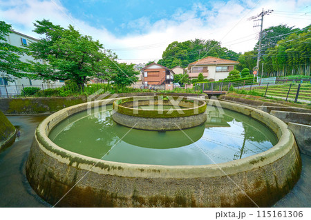 神奈川県川崎市高津区の久地円筒分水(川崎ぼり側から) 神奈川県川崎市高津区の久地円筒分水(川崎ぼり側から) 115161306