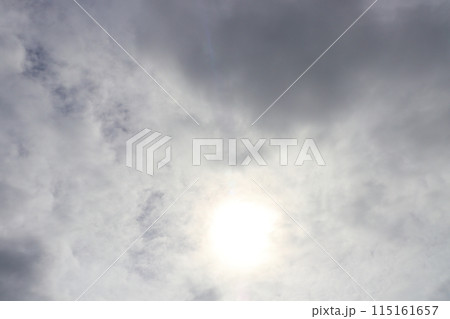 曇り空　太陽　空のみ 115161657